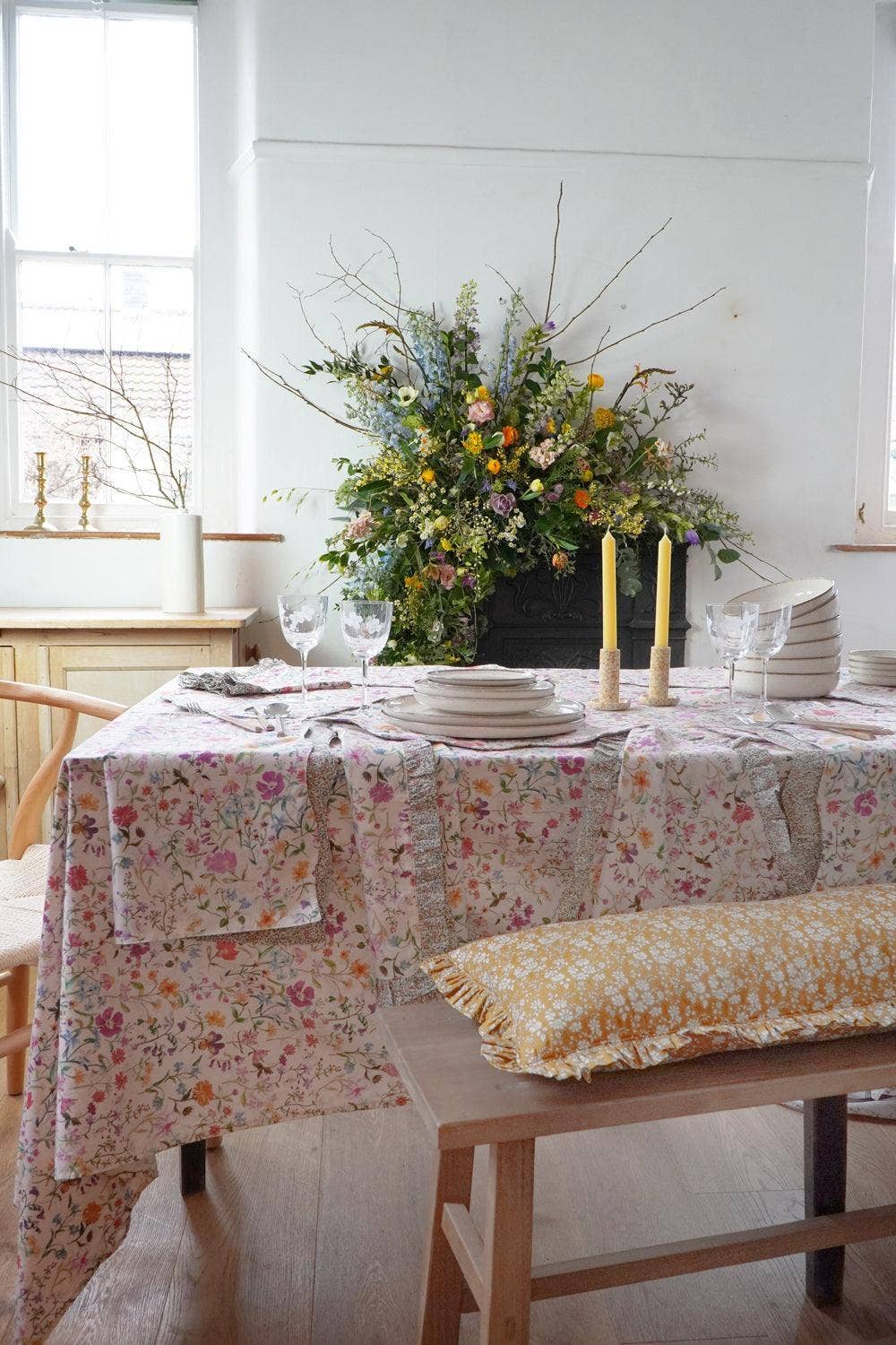 Coco & Wolf - Wholesale Tafelkleed - Tafelkleed gemaakt met Liberty Fabric LINEN GARDEN1