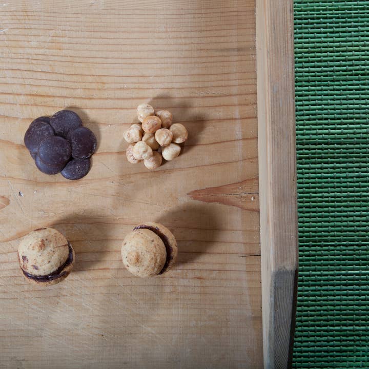 Le deliziose pasticceria sas Ti fa bene bio - Wholesale Cookie - Organic gluten-free Baci di Dama3