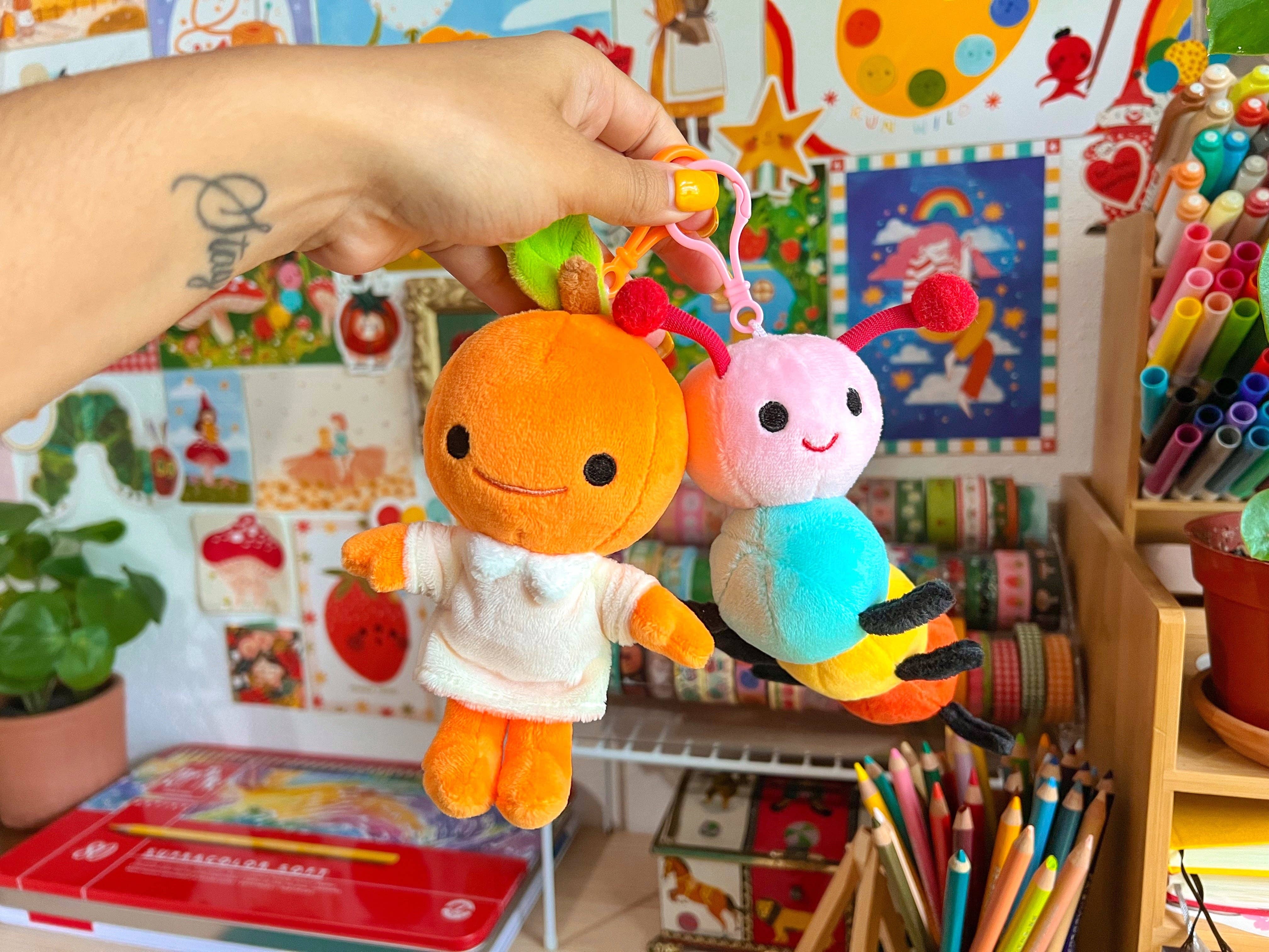 Veronica Porlier Illustrations - Wholesale Stuffed/Plush Toy - Kids & Baby - Busy Bug Keychain Plushie1