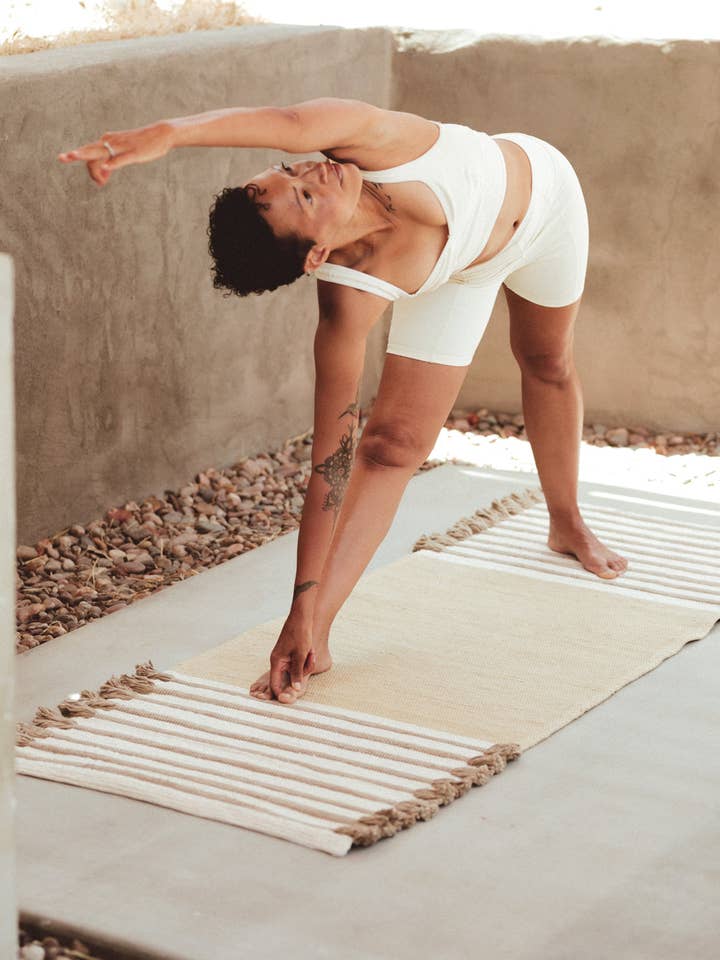 Tapis de yoga ayurvédique simple Harda pour la vente par Bennd