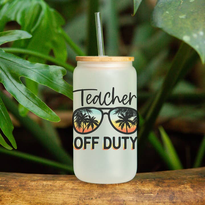 Insegnante fuori servizio - Barattolo in vetro satinato per la vendita all'ingrosso da parte di Livy Lou Designs + Co