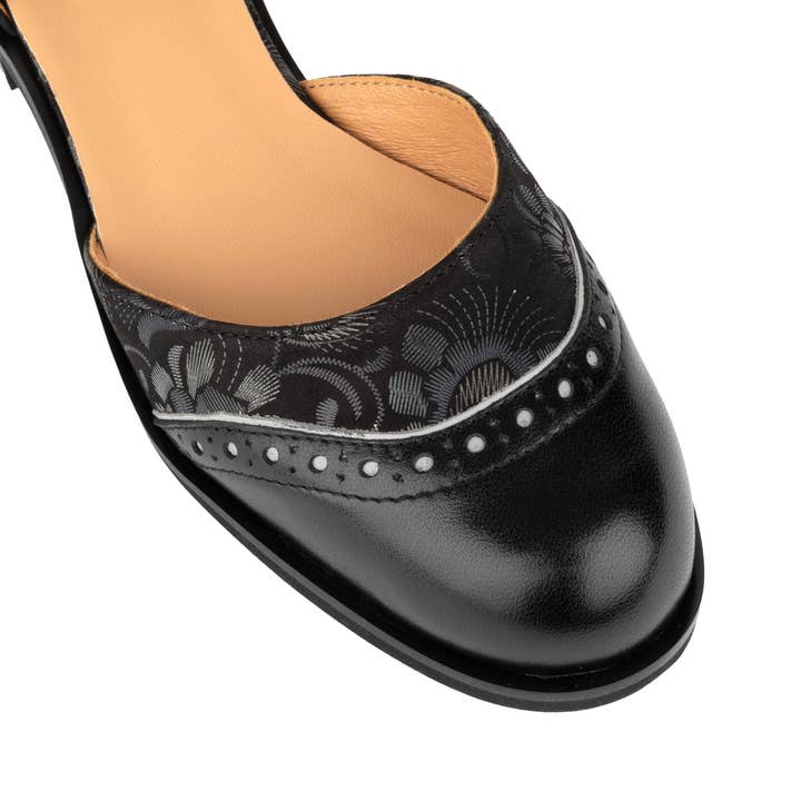 Embassy London – wholesale Sandals – Women's – Gigot - Black Emboss - Women's Closed Heel Round-Toe Leather Flat Sandal6