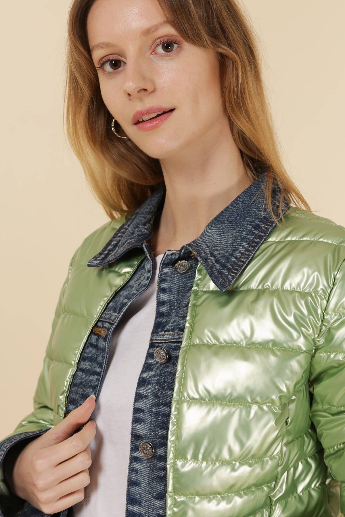 Attrait Paris - Wholesale Pufferjack - Dames - Kenza metalen jeansjack van twee materialen53