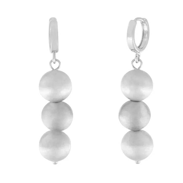 Tabitha Long Ohrring mit 3 Kugeln, versilbert für den Großhandel von Dansk Copenhagen