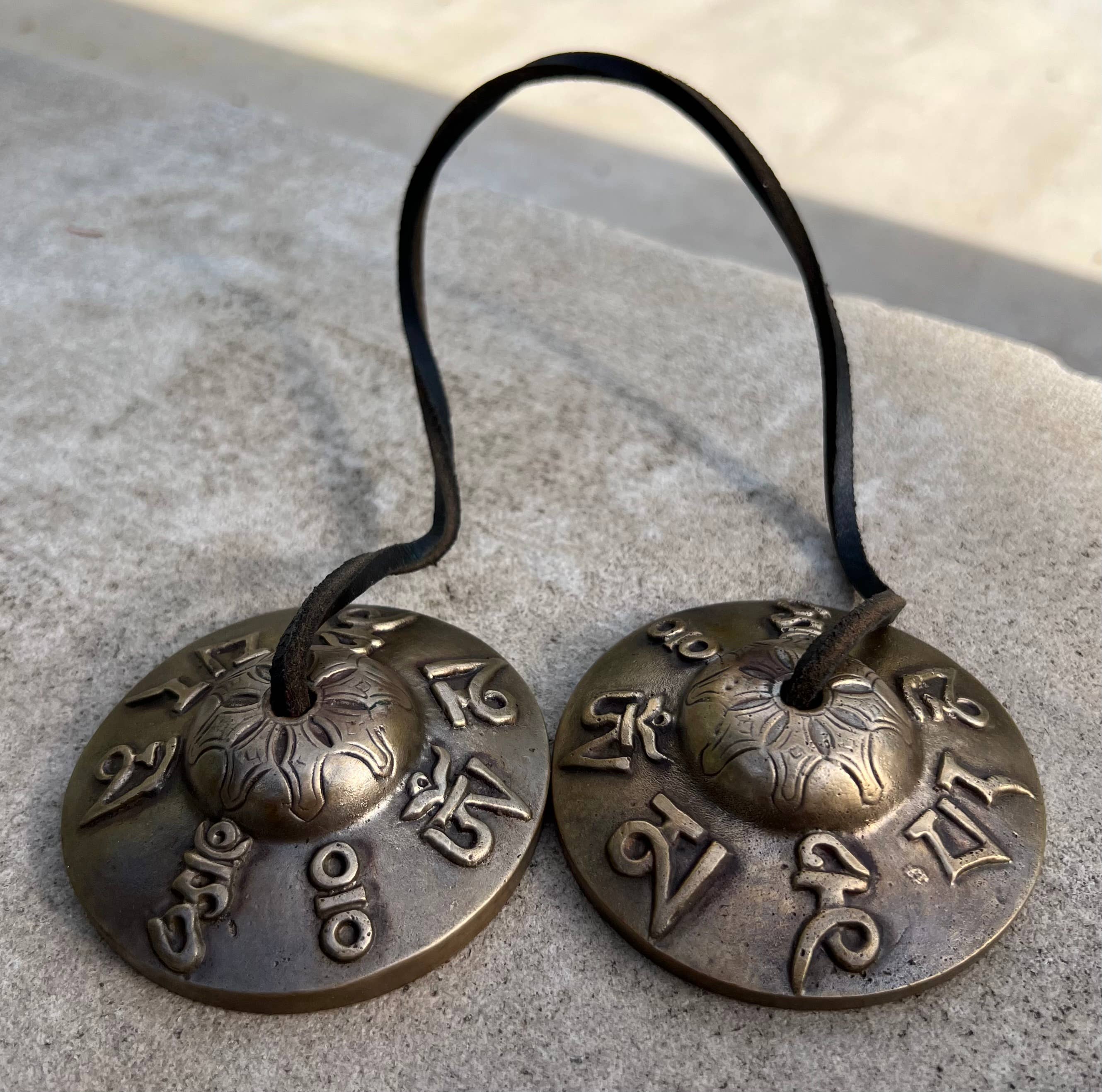 Lungta Imports - Wholesale Musical Instrument - Tibetan Buddhist Meditation Om Mani Padme Hum Tingsha Cymbal5