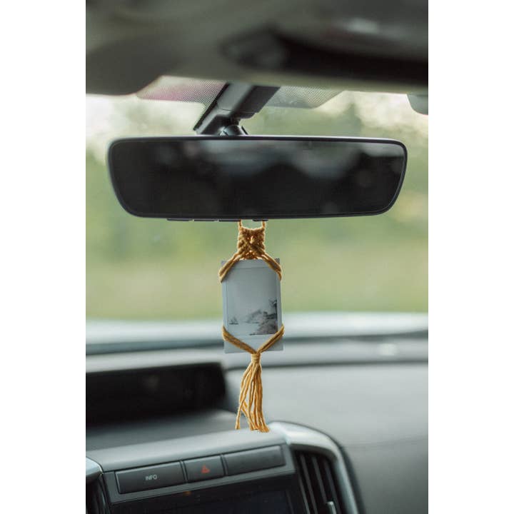 Northwest Knot - Wholesale Picture Frame - Macrame Polaroid Hanger1