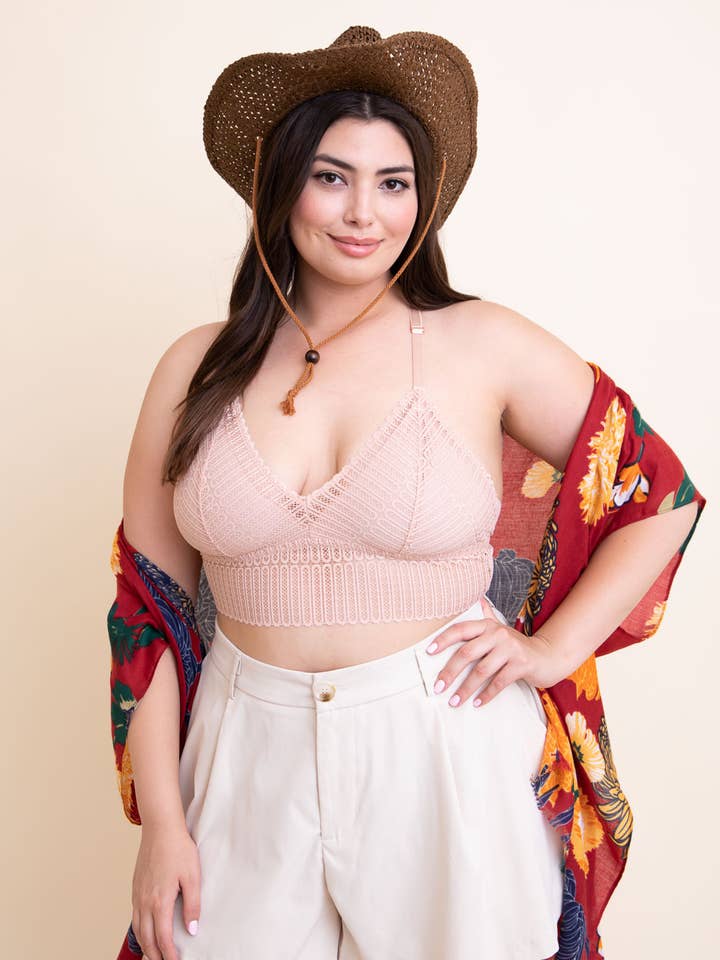 Bralette à dos nageur boho en dentelle côtelée grande taille pour la vente par Leto Accessories
