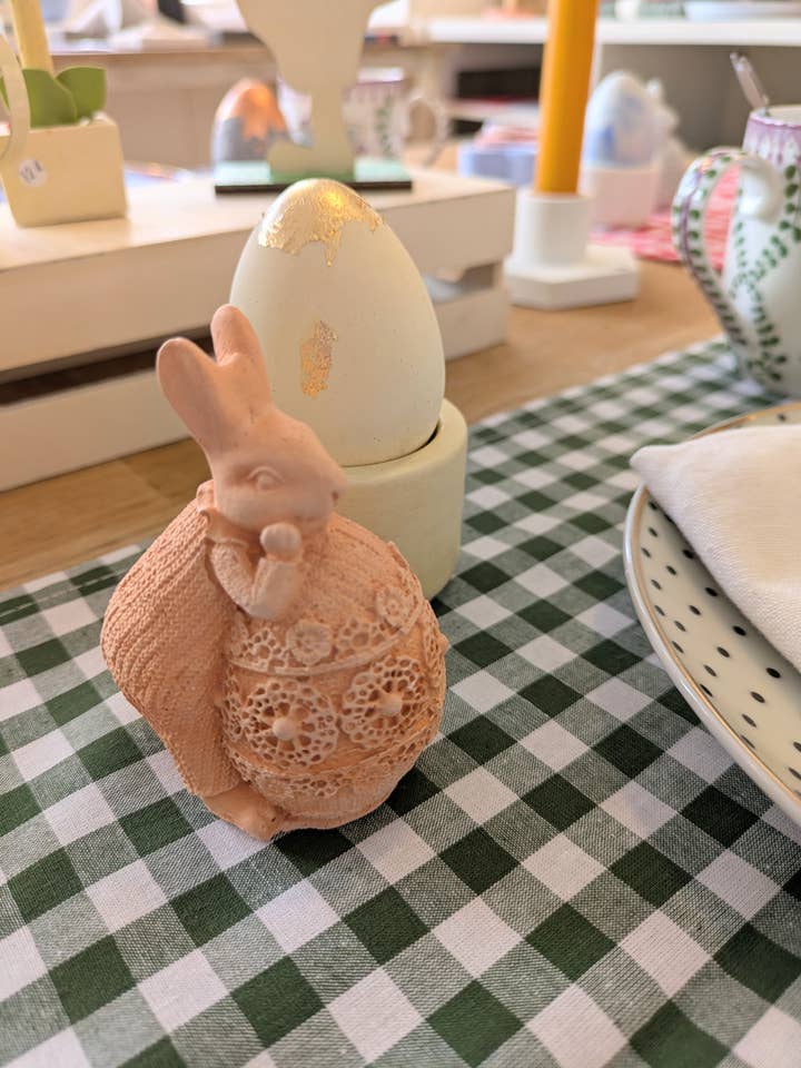 Farverig påskehare - Borddekoration for engroshandel hos chapitre maison