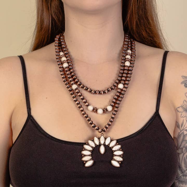 Collana Squash Blossom per la vendita all'ingrosso da parte di Your Fashion Wholesale