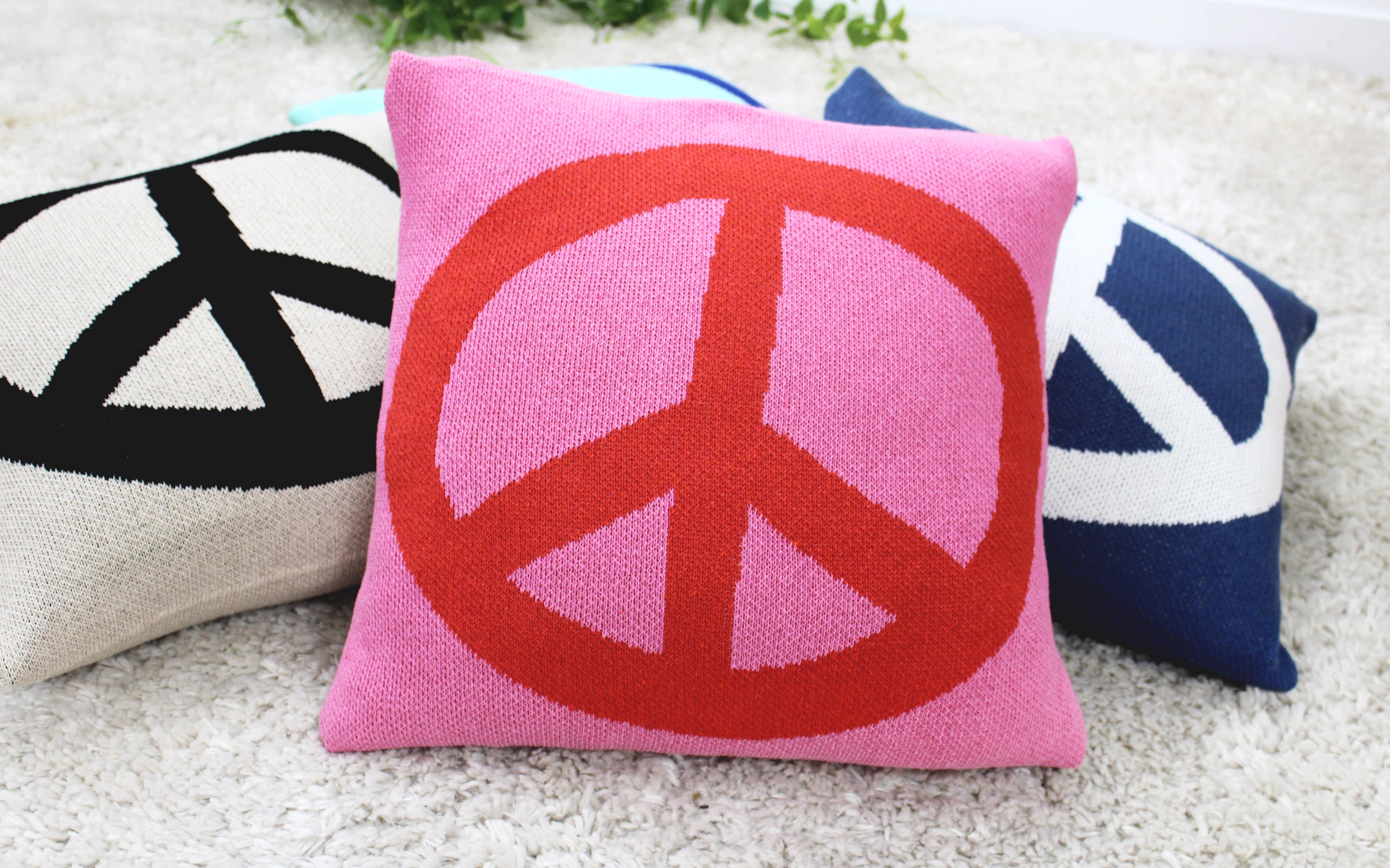 Calhoun & Co. - Wholesale Throw/Decorative Pillow - Peace Sign Knit Pillow10