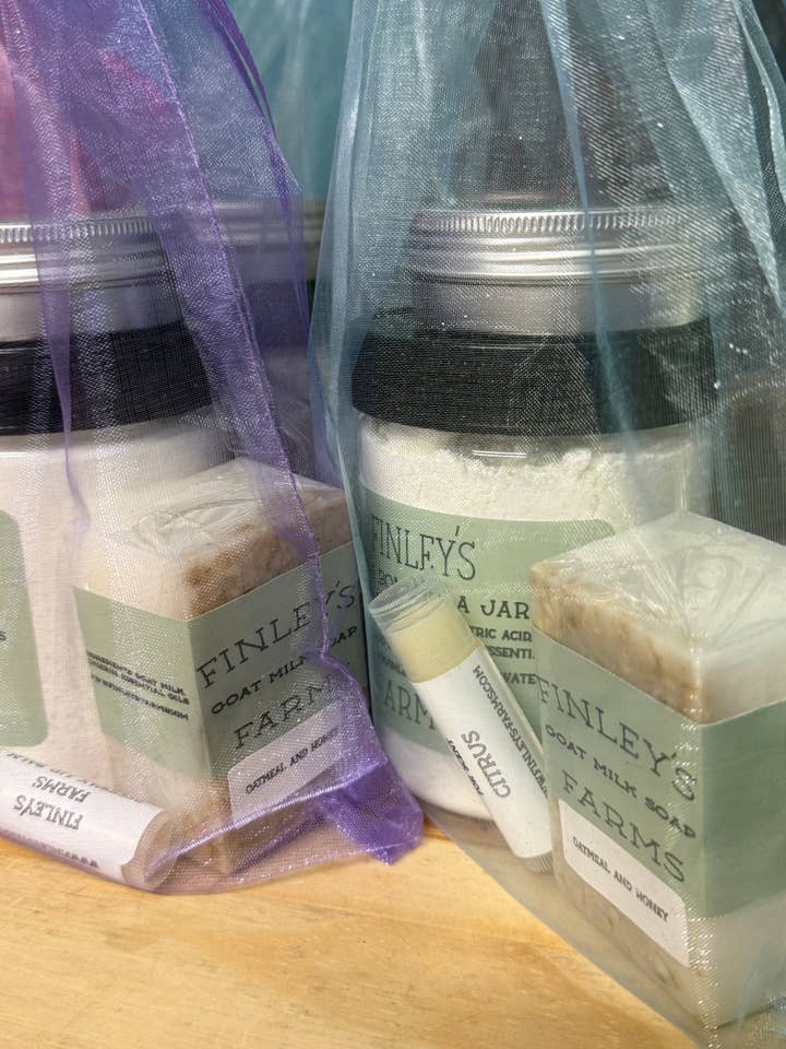 Finley’s Farms Farmhouse Spa Collection – Selfcare Gift Set for wholesale by Finleys Farms