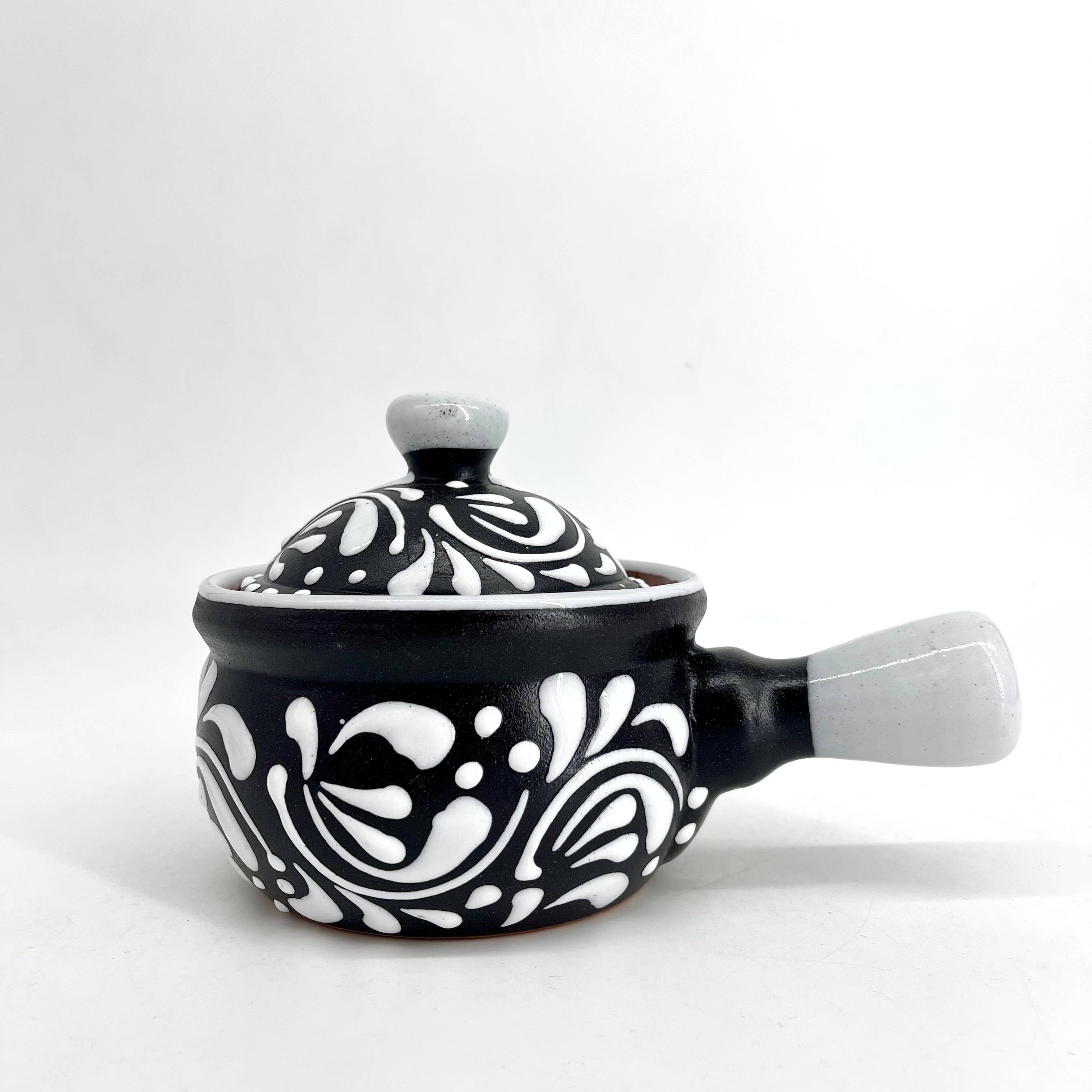 Fiesta McAllen LLC – wholesale Decorative plate/dish/bowl – Elegant Mexican Ceramic Salsa Bowl with Handle4