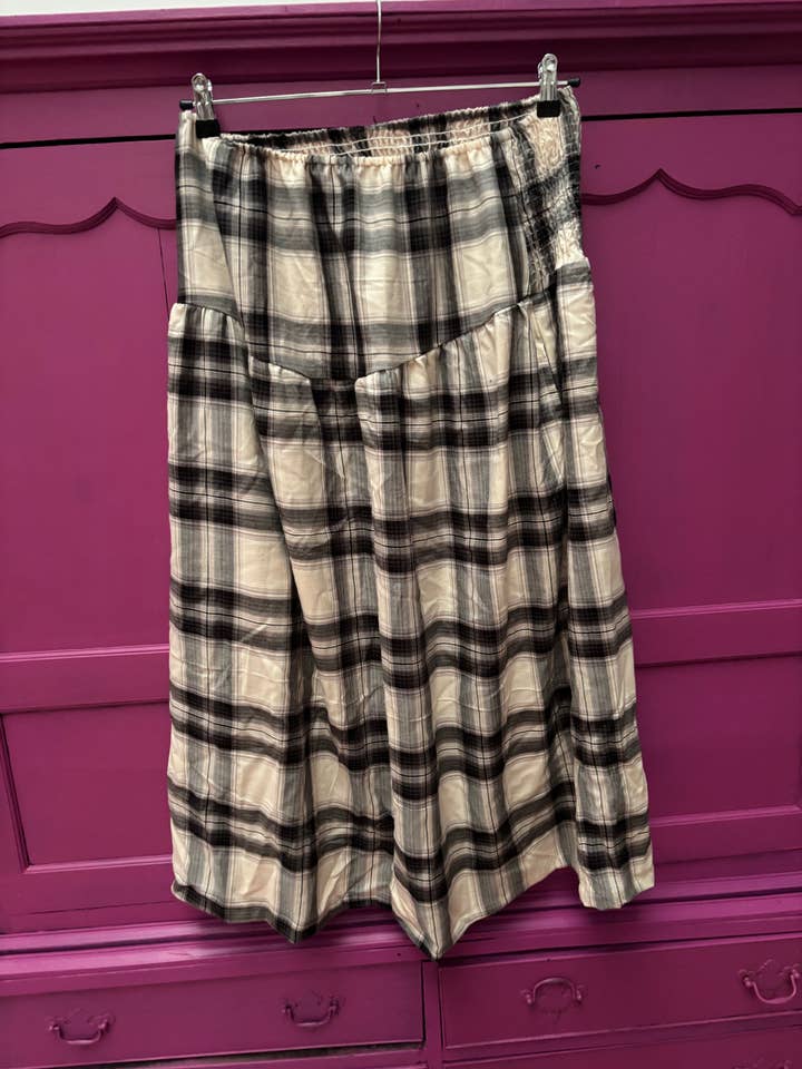 ToutVintage - Wholesale Skirt - Women's - Set of 2 Blockprint maxi skirt black2