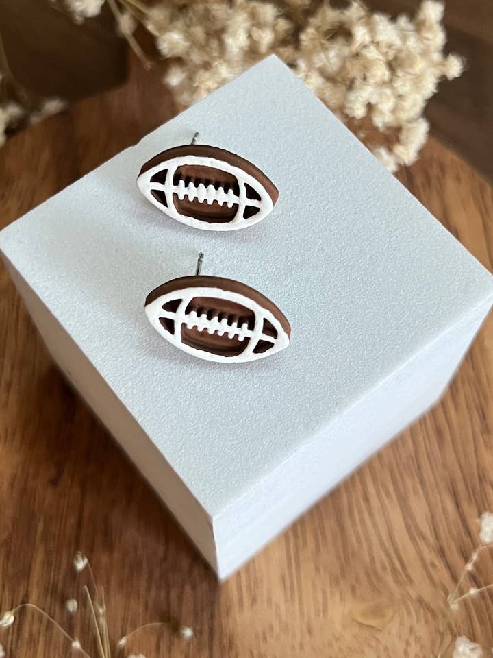 Perno da calcio, orecchini da calcio, orecchini a forma di squadra per la vendita all'ingrosso da parte di Elby Designs