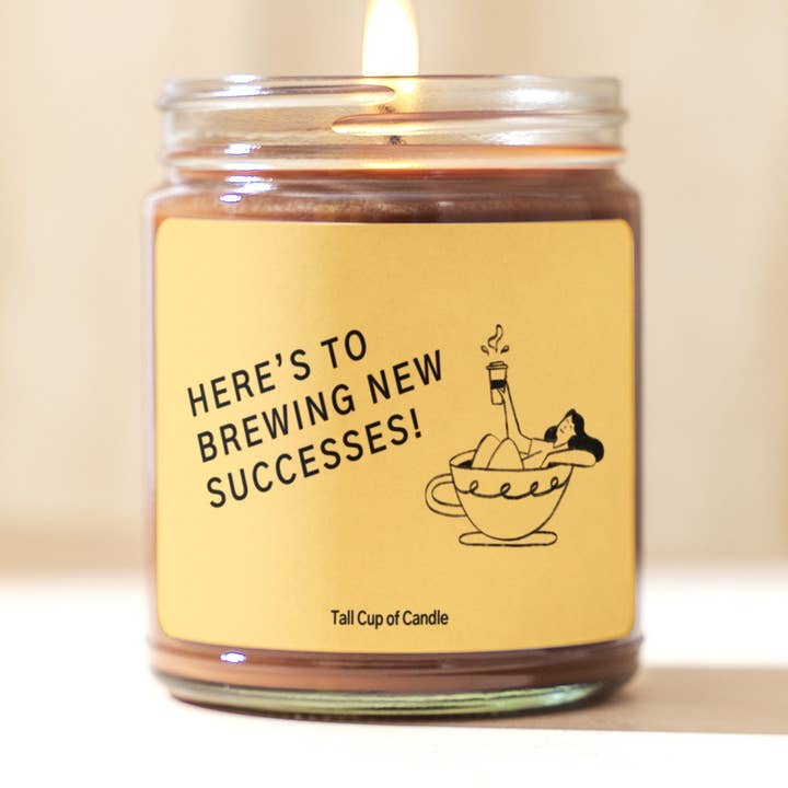 Auf neue Erfolge! | Motivierendes Kerzengeschenk | Kerze zum Thema Kaffee | Handgegossene Sojakerze für den Großhandel von Tall Cup of Candle