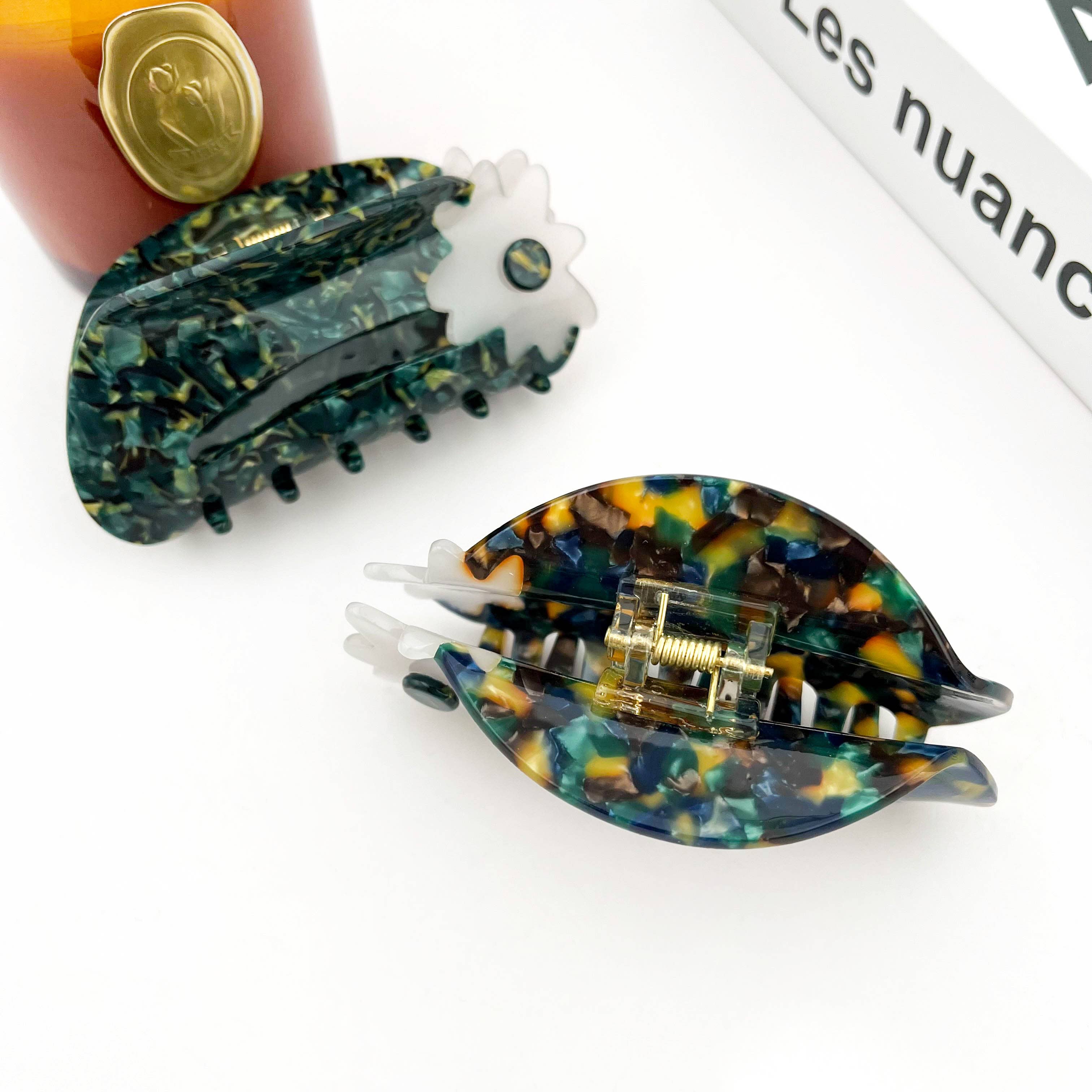 TheDivaSoap - Wholesale Hair Clip - Women's - Acetate Hollow Green Flower Hair Claw3