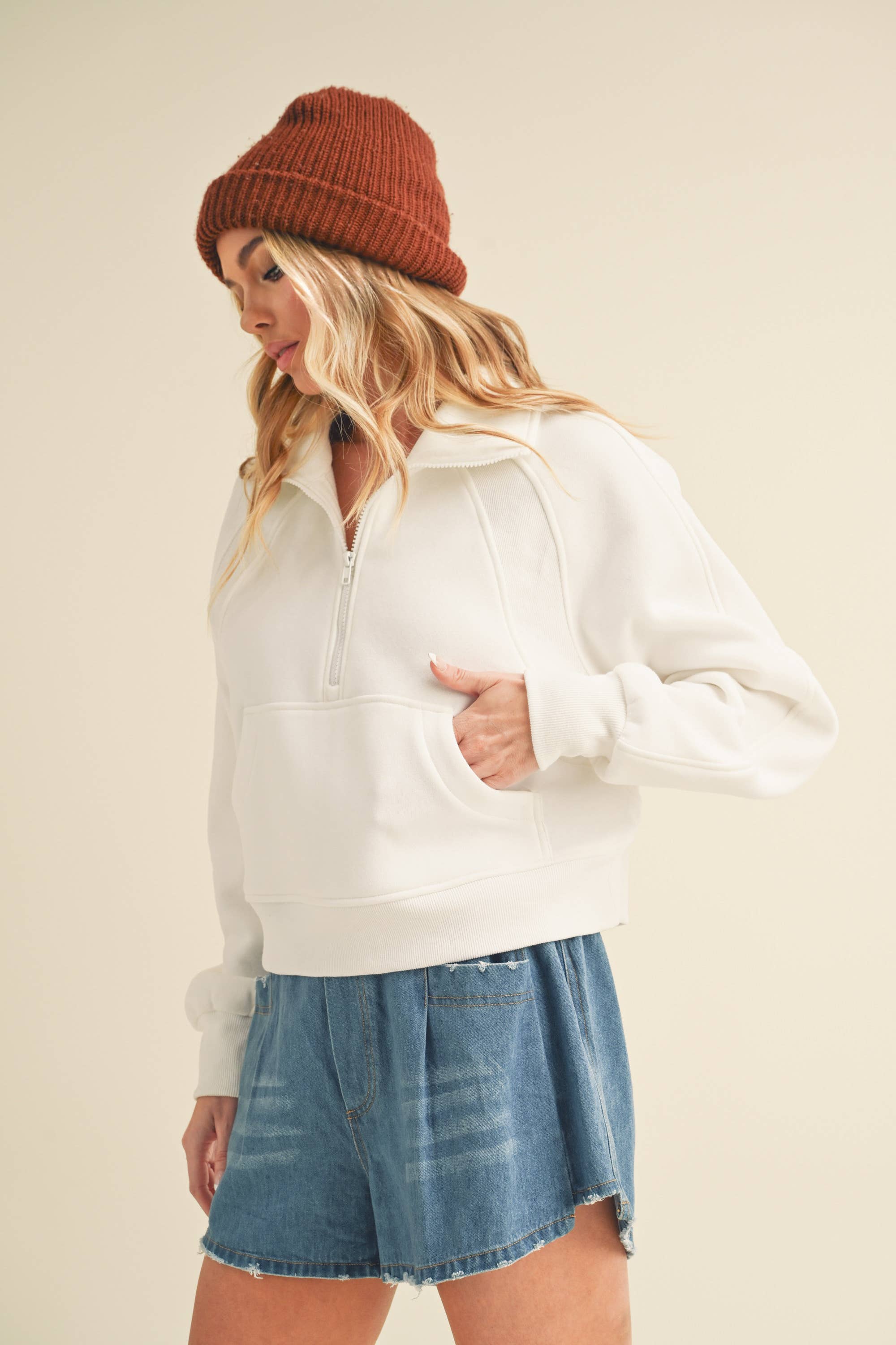 AEMI + CO - Venta al por mayor Sudadera - Mujer - 950CK Dove - Suéter con media cremallera y cuello tipo embudo46