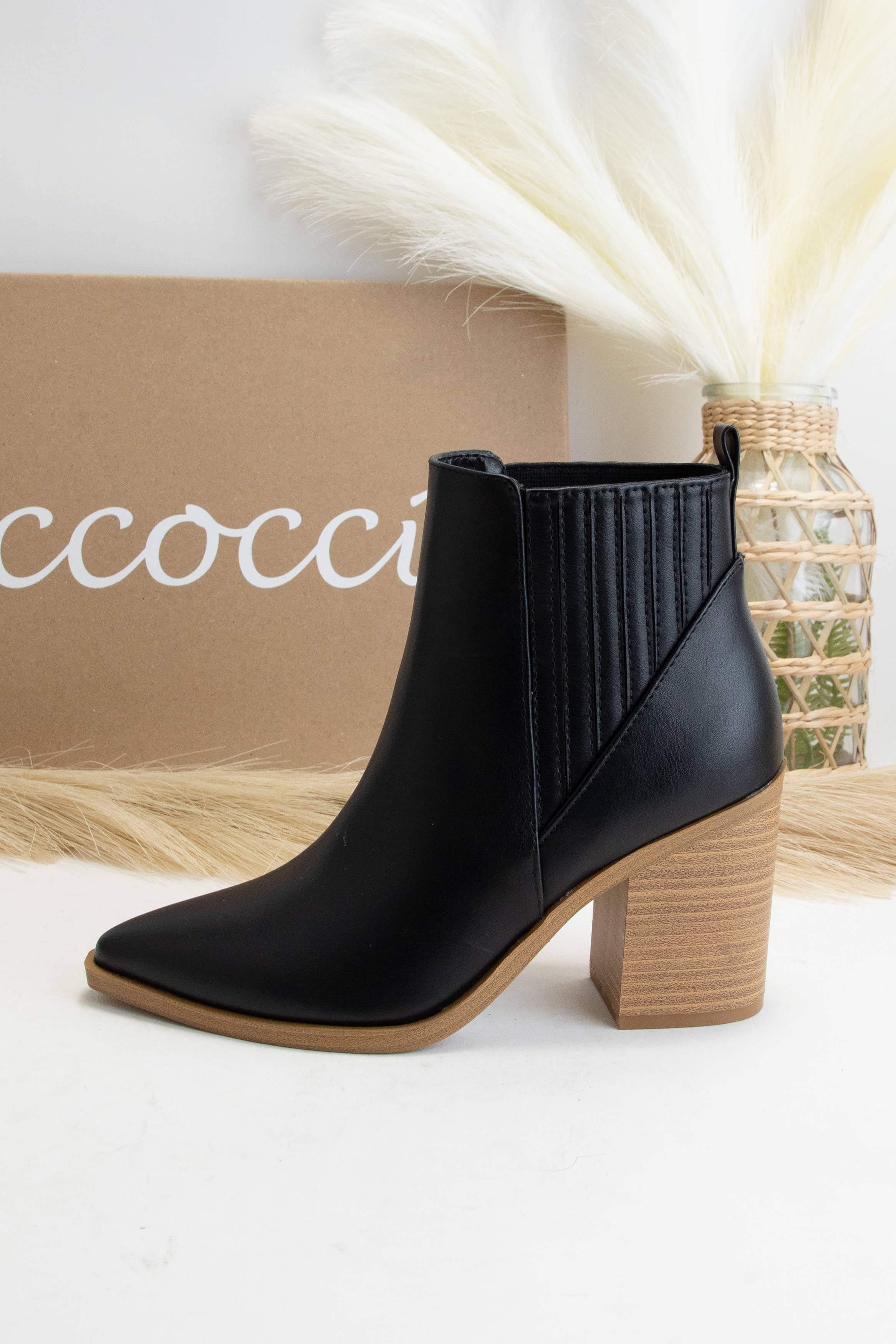 CCOCCI - Vendita all'ingrosso Stivaletti - Donna - Stivaletti Chelsea con tacco a blocco e punta appuntita2