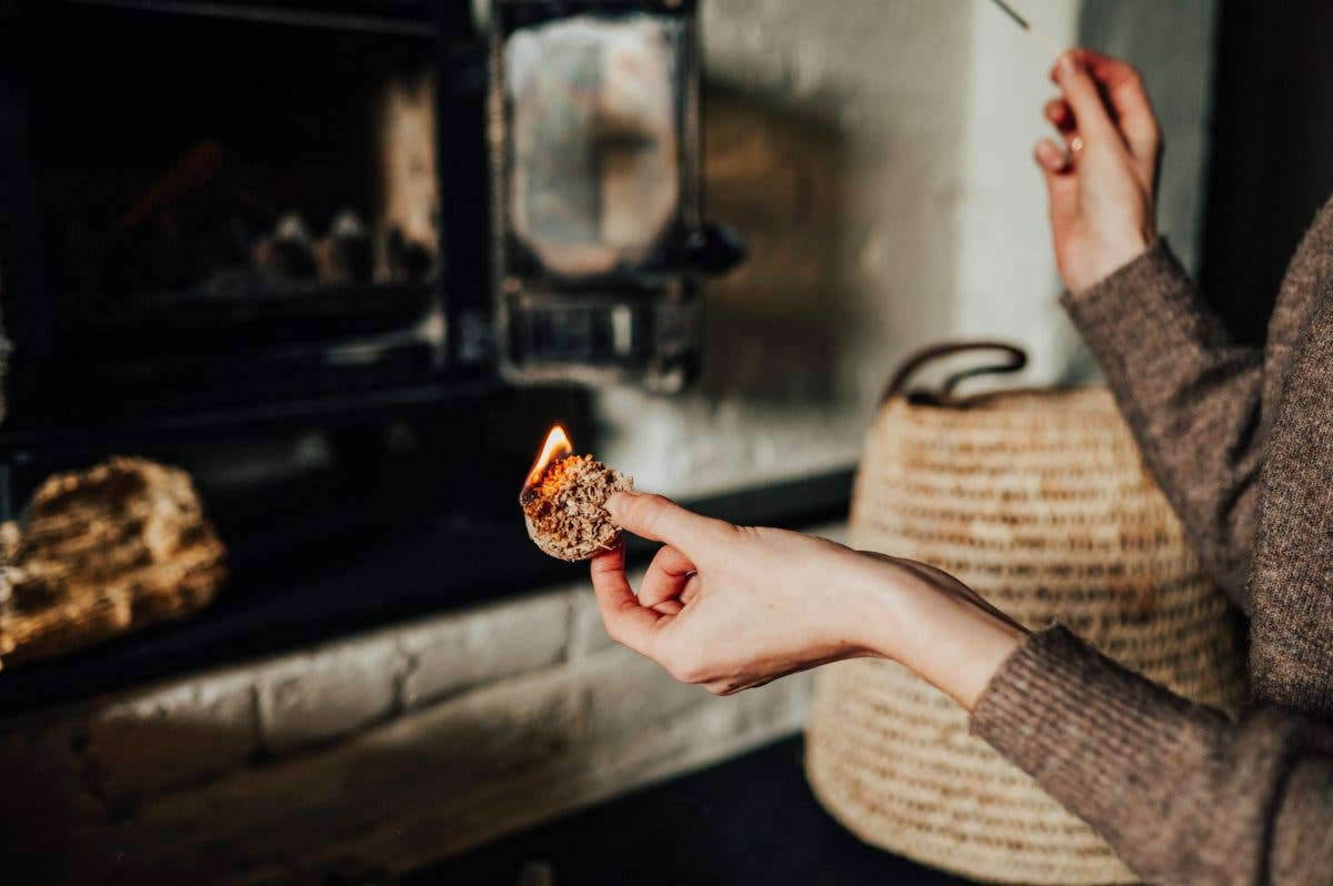 Old Green – wholesale Lighter – Natural Firelighters from Natural Waste Wax - Box of 103