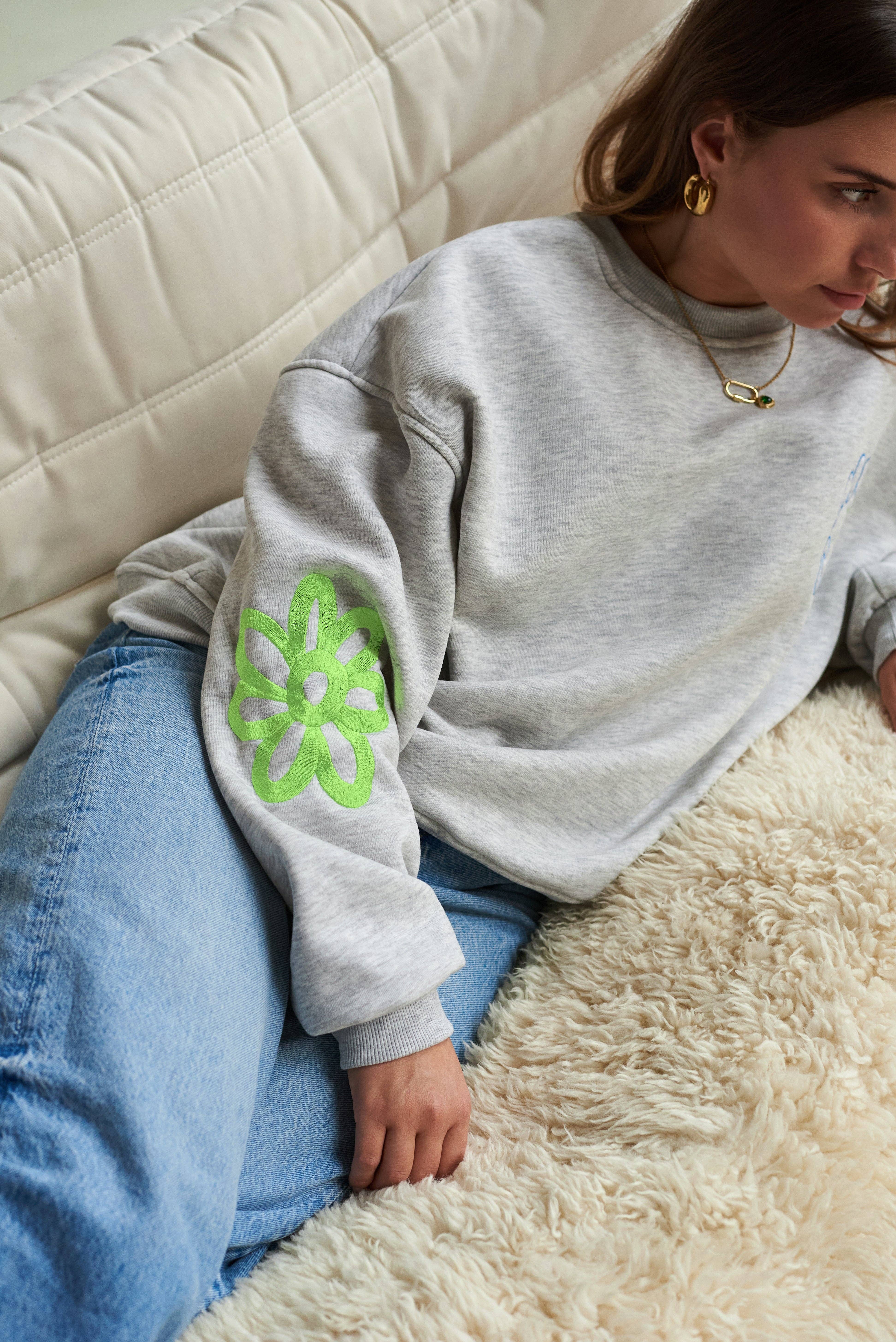 Studio Over The Moon - Wholesale Sweatshirt - Women's - The Moon Club sweater6