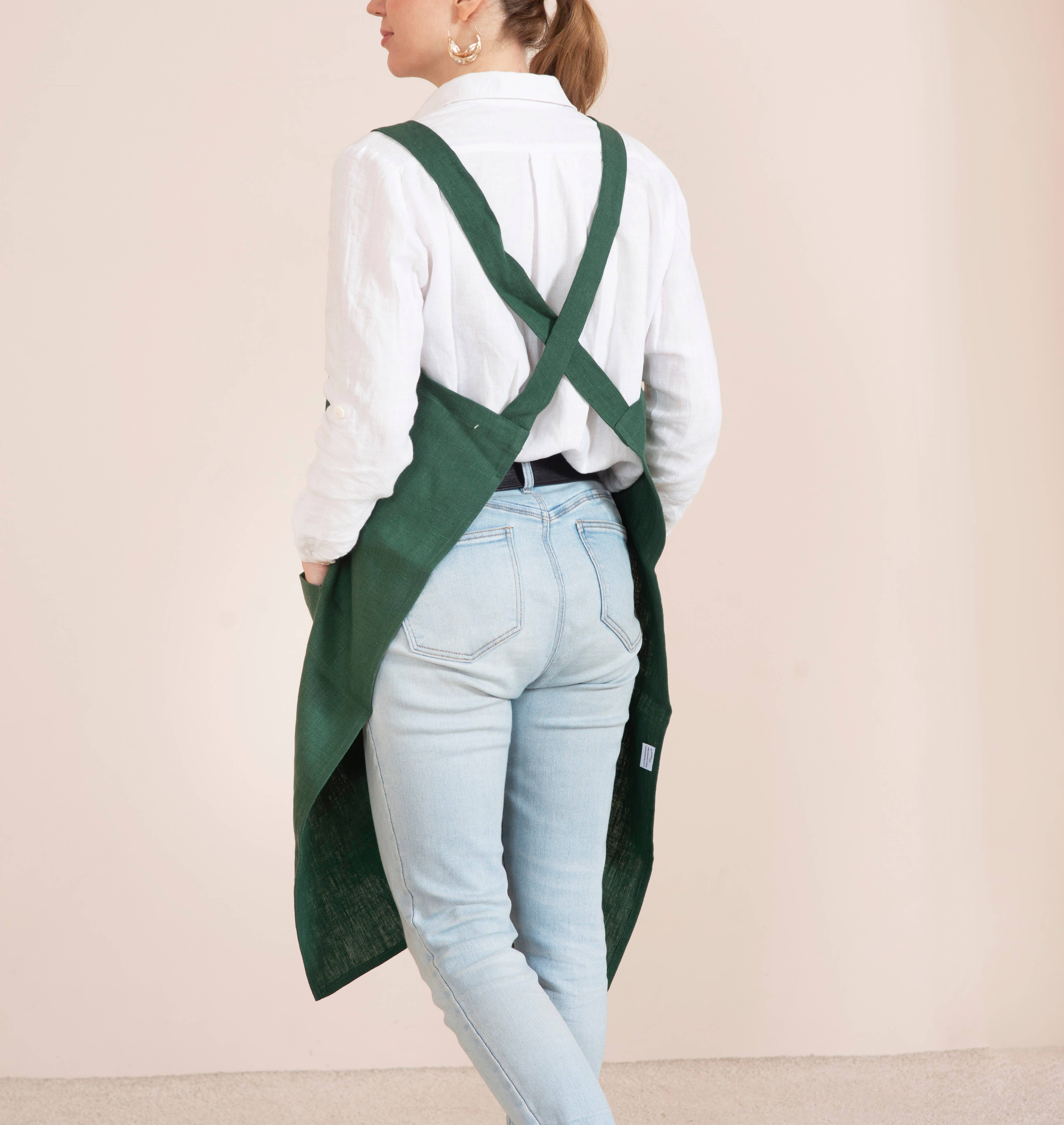 LinenQ - Wholesale Apron - Linen crossback apron with pockets 8