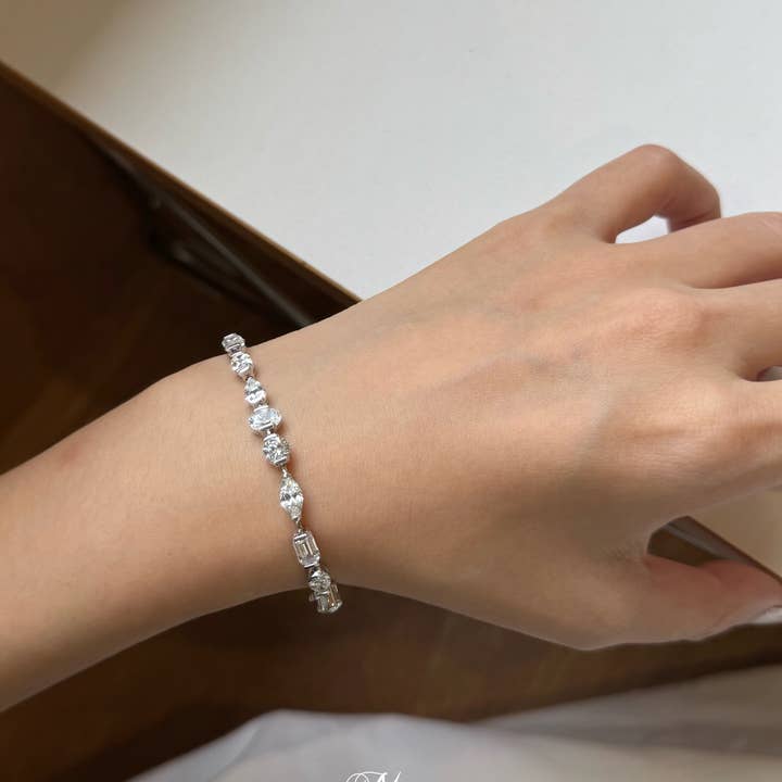 MINICYBER STUDIO - Wholesale Tennis Bracelet - Asymmetric Full Diamond Tennis Bracelet1