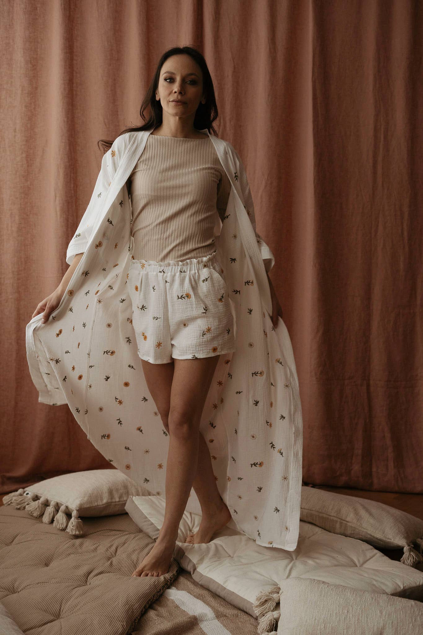 Evelina Apparel - Vente Short – femme - Short à volants en mousseline brodée/floral printanier - ivoire4