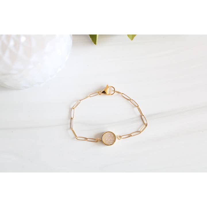 Braccialetto radiante - Prodotto negli Stati Uniti per la vendita all'ingrosso da parte di Carolyn Hearn Designs