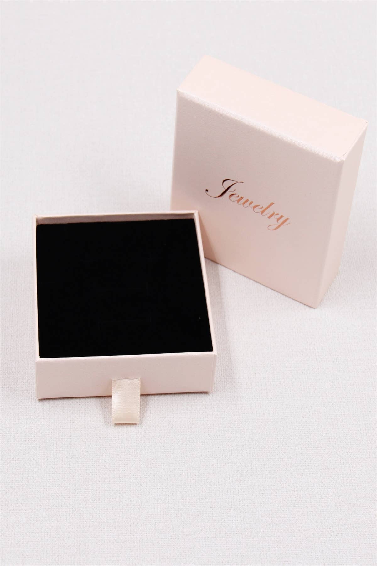 BELLISSIMA BIJOUX - Wholesale Jewelry Box/Organizer - Compact Jewelry Box - Elegance and Practicality6