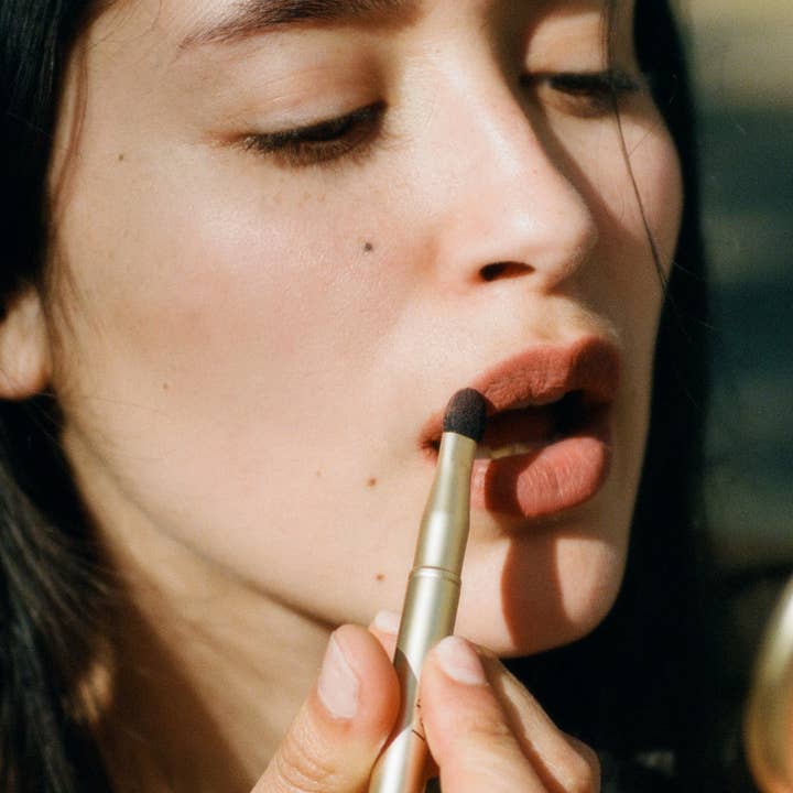 Yolaine - Wholesale Lipstick - Iconic Red Moss Starter Pack5