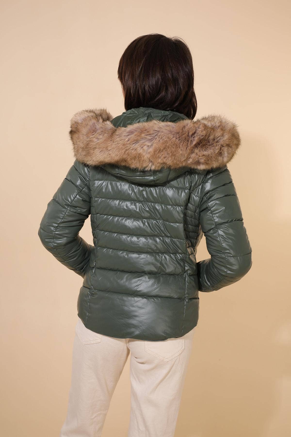 Attrait Paris - Wholesale Jacket - Women's - Metallic short puffer jacket with faux fur hood19
