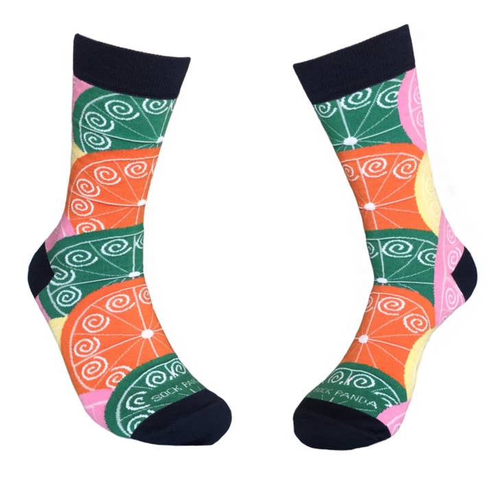 Chaussettes aux motifs d'agrumes vibrants de Sock Panda pour la vente par Sock Panda