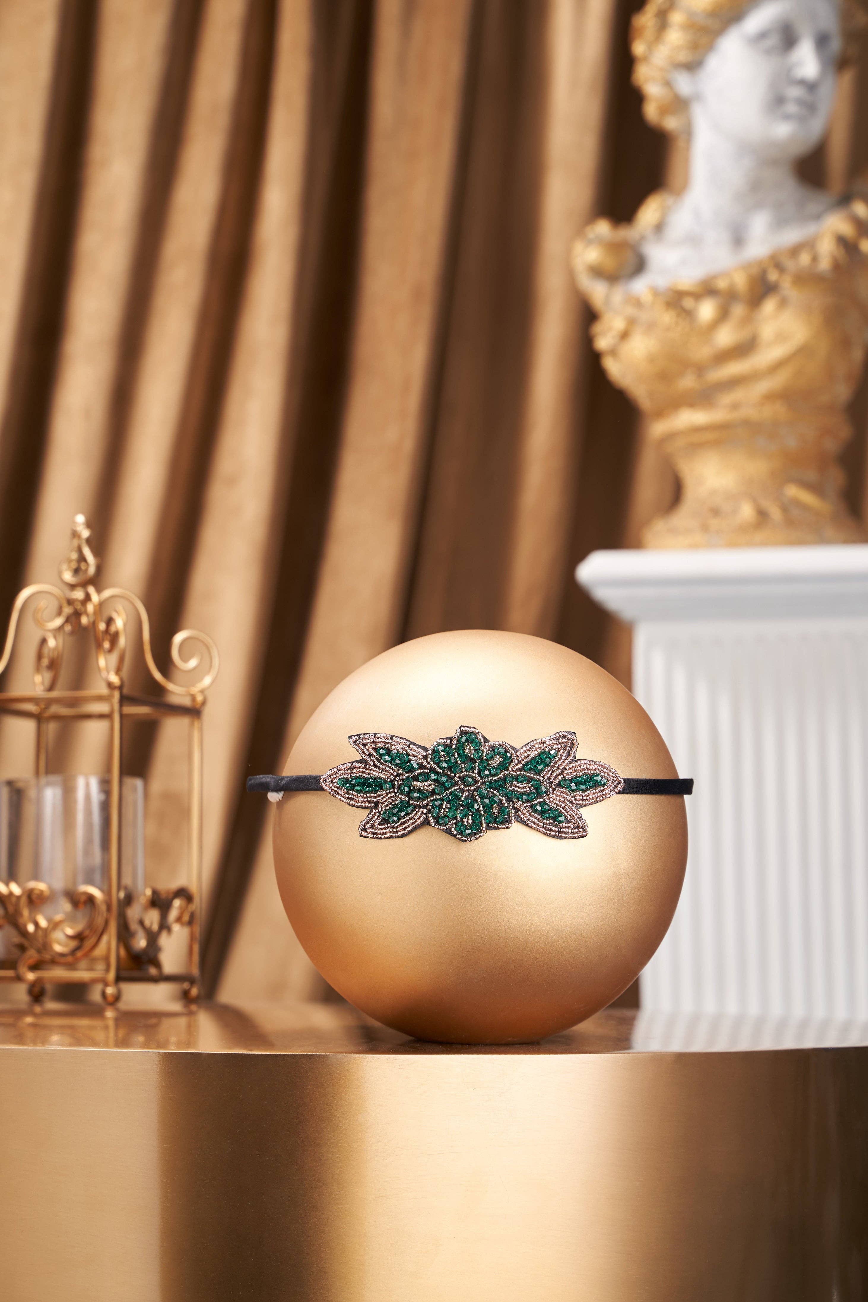 Verde Teal / Oro Chiaro Cerchietto in Velluto con Foglia di Cristallo e Perline in vendita all'ingrosso su Faire2