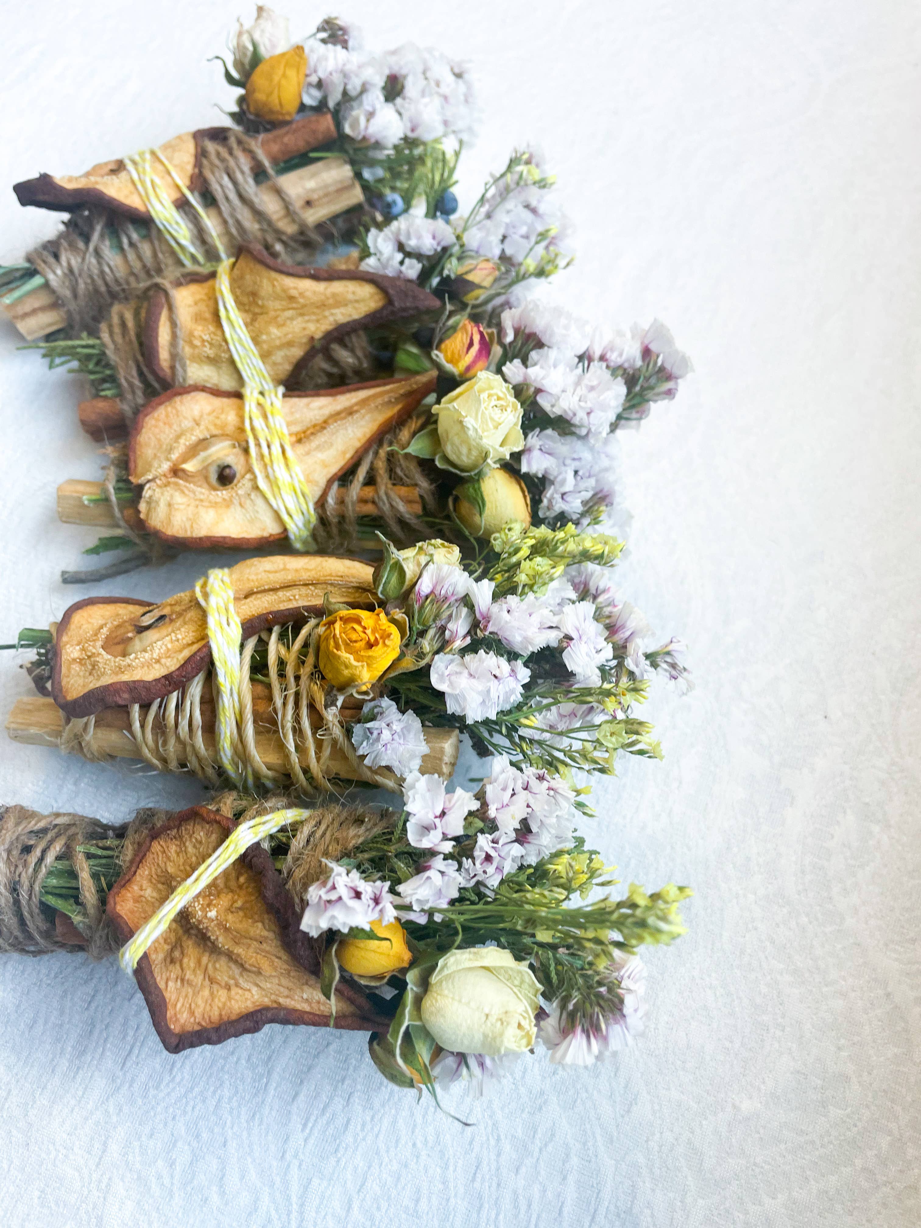 CharlieHaze - Wholesale Smudge Stick - Pear, Palo Santo, Juniper, and Cinnamon Smudge Stick13