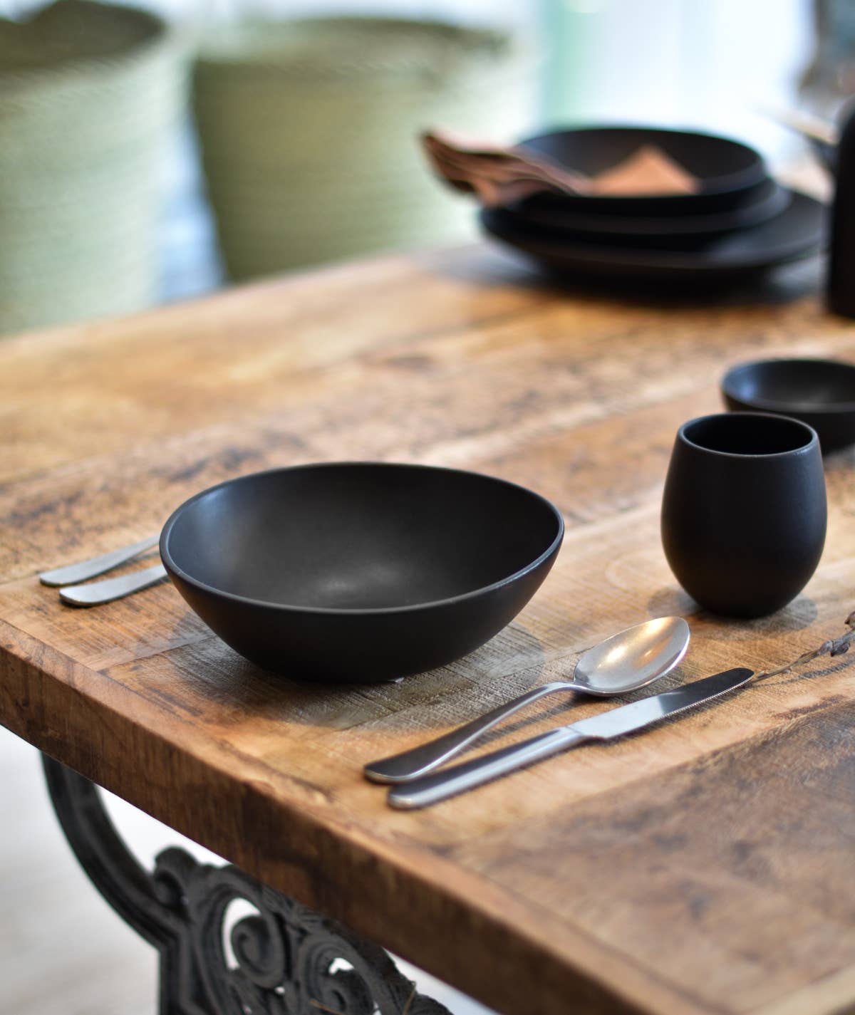 Matte Black Edan Dinnerware Collection