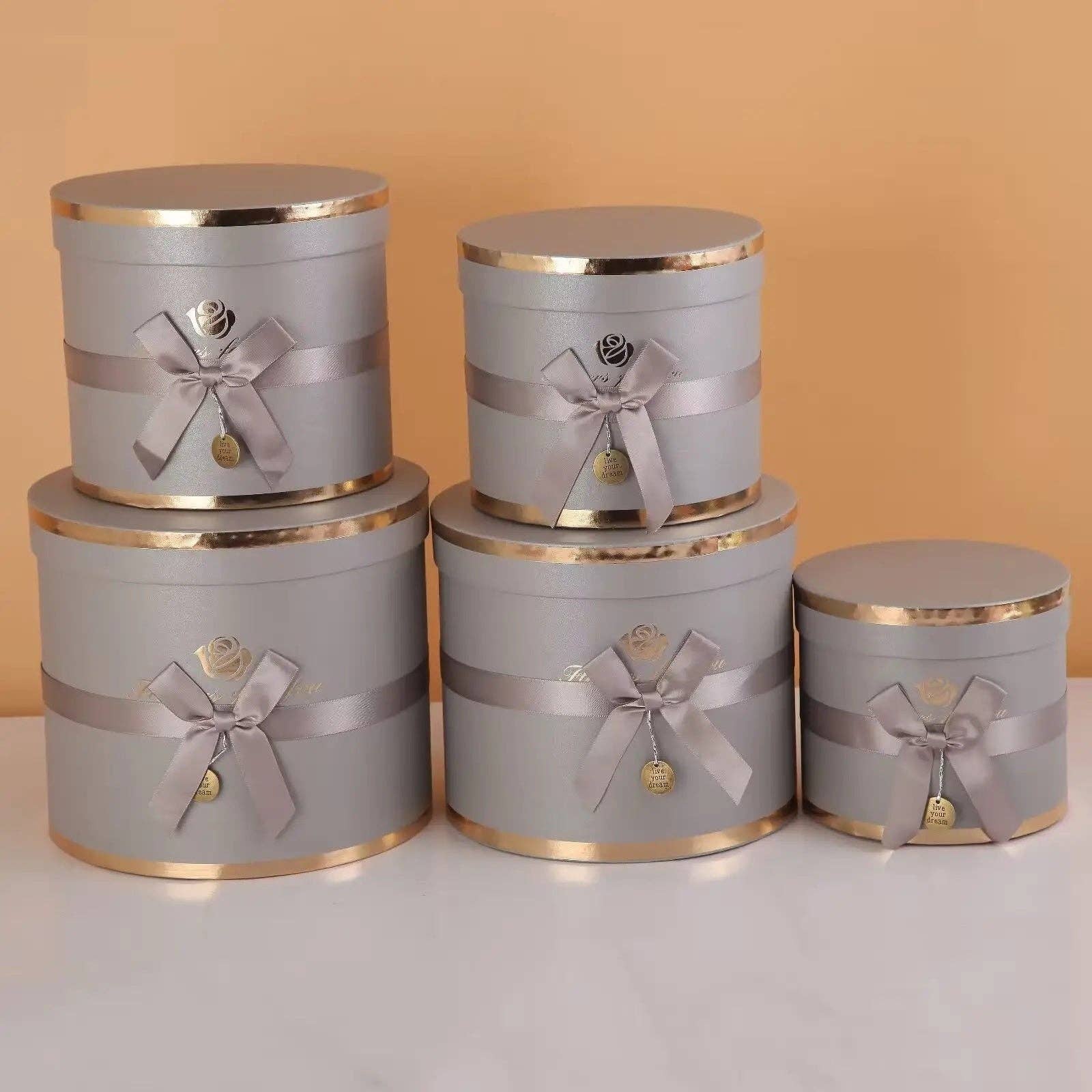 Elegant Design Supply – wholesale Gift box – Round Flower Gift Box with Bow and Medaillon3