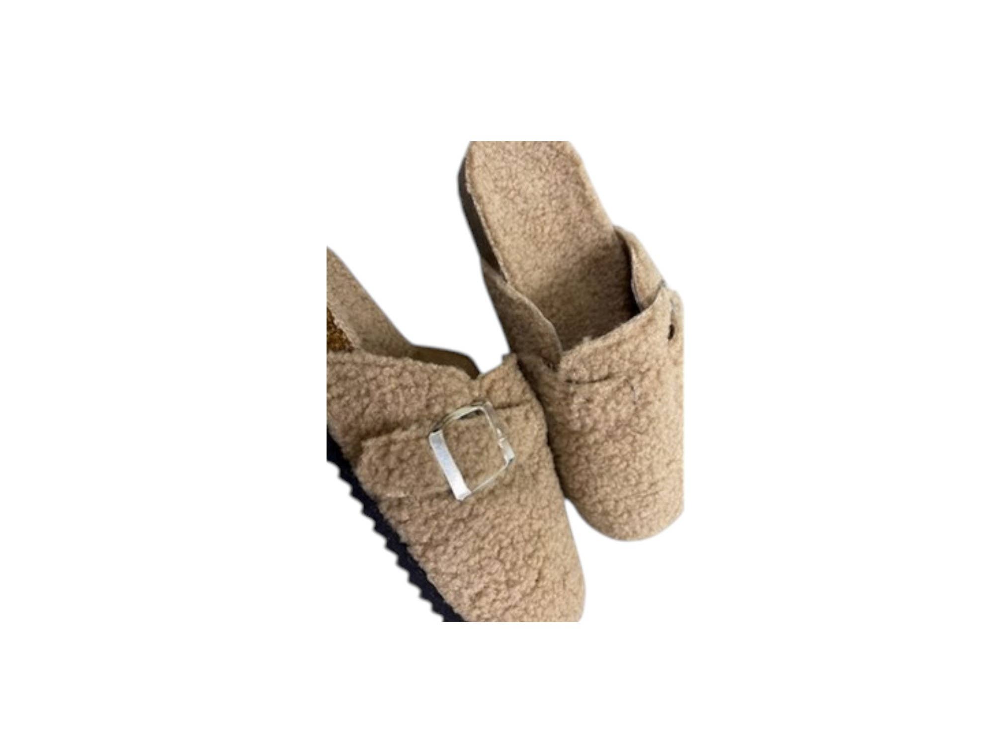 MB SMERWICK SA - Wholesale Slippers - Women's - BUCKLE CONFORT SHOE - CAMEL - T.31/40 - MBS026912