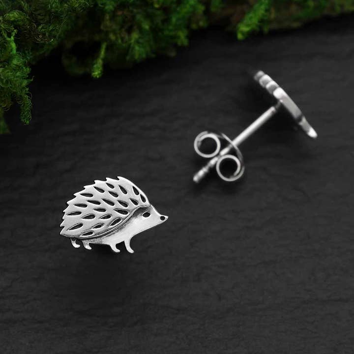 Nina Designs – wholesale Stud/post earrings – Sterling Silver Hedgehog Post Earrings 7x10mm
