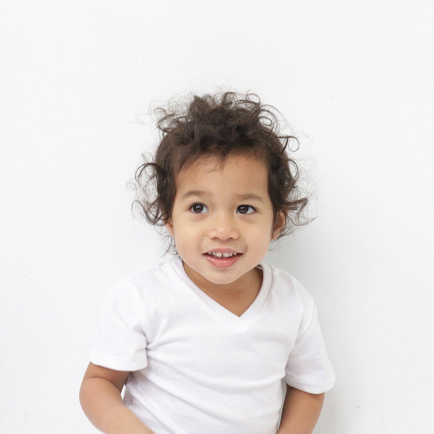 mini mioche collective inc. - Wholesale T-Shirt - Kids - Premium GOTS-Certified Organic Cloud V-Neck Tee13