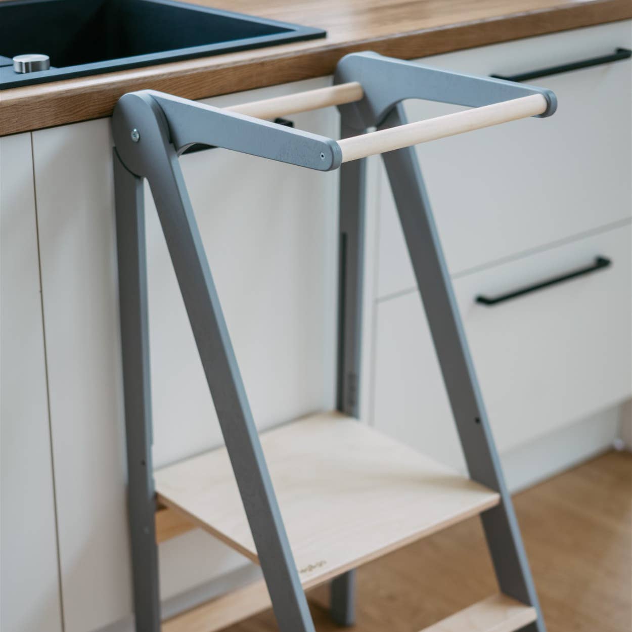 Shaman Inventions SIA - Wholesale Stool - Foldable Helper Tower With Removable Rail23