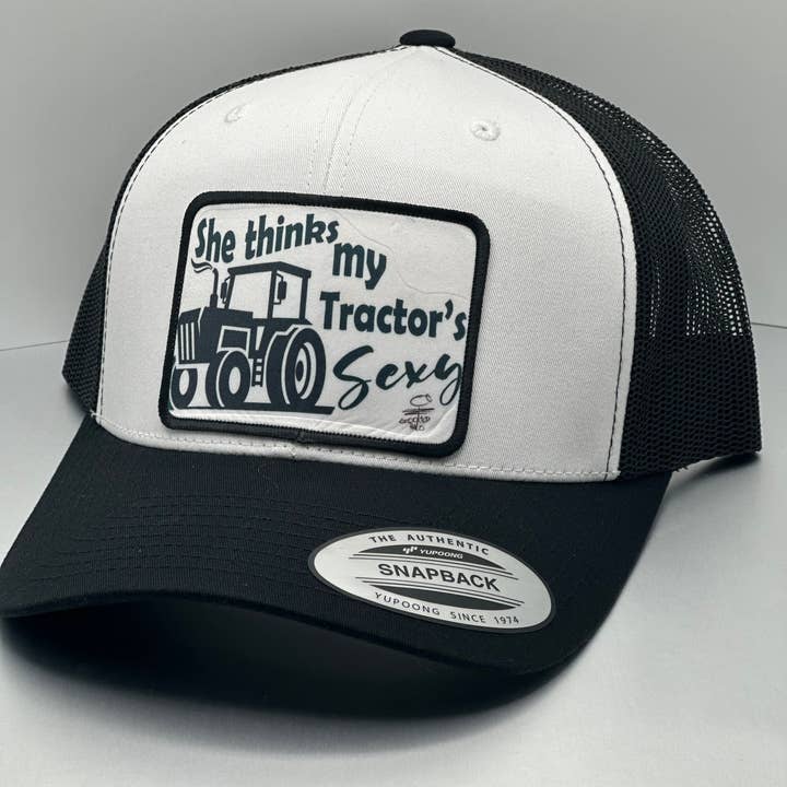 Ella piensa que mi sombrero de tractor es sexy (opciones multicolor) para venta al por mayor de Crooked Halo