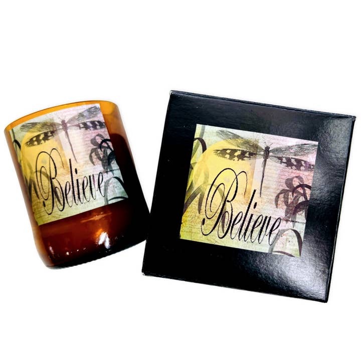 Bougie en cire d'abeille libellule « Believe » | Bougie bouteille de bière 6 oz pour la vente par Black Oak Soap Company