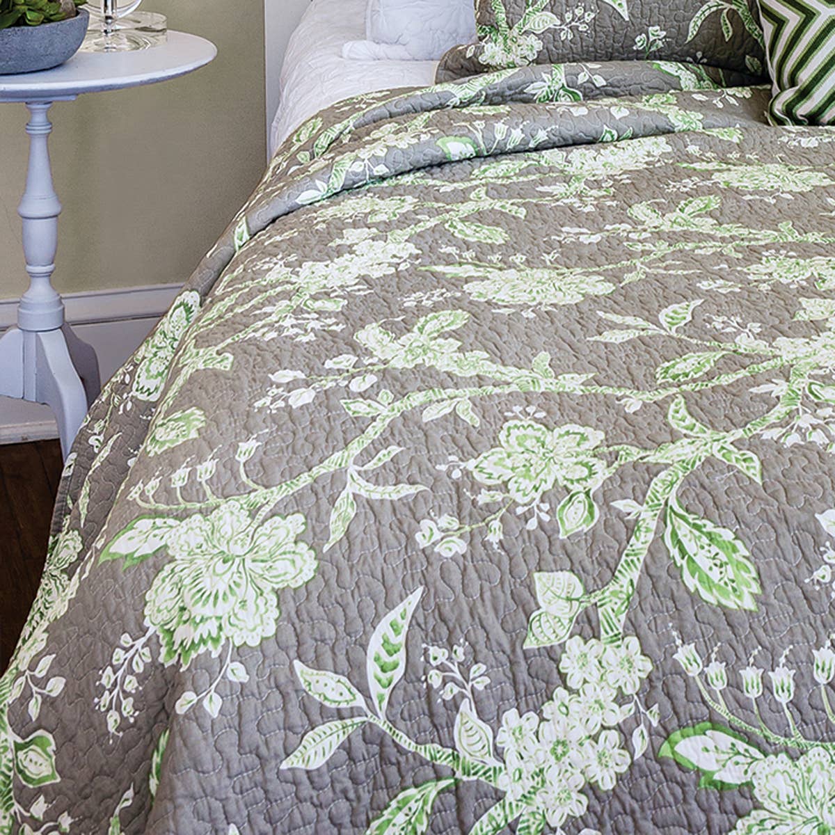 C&F Home - Wholesale Quilt - SALE Annabelle Floral Full/Queen Quilt2