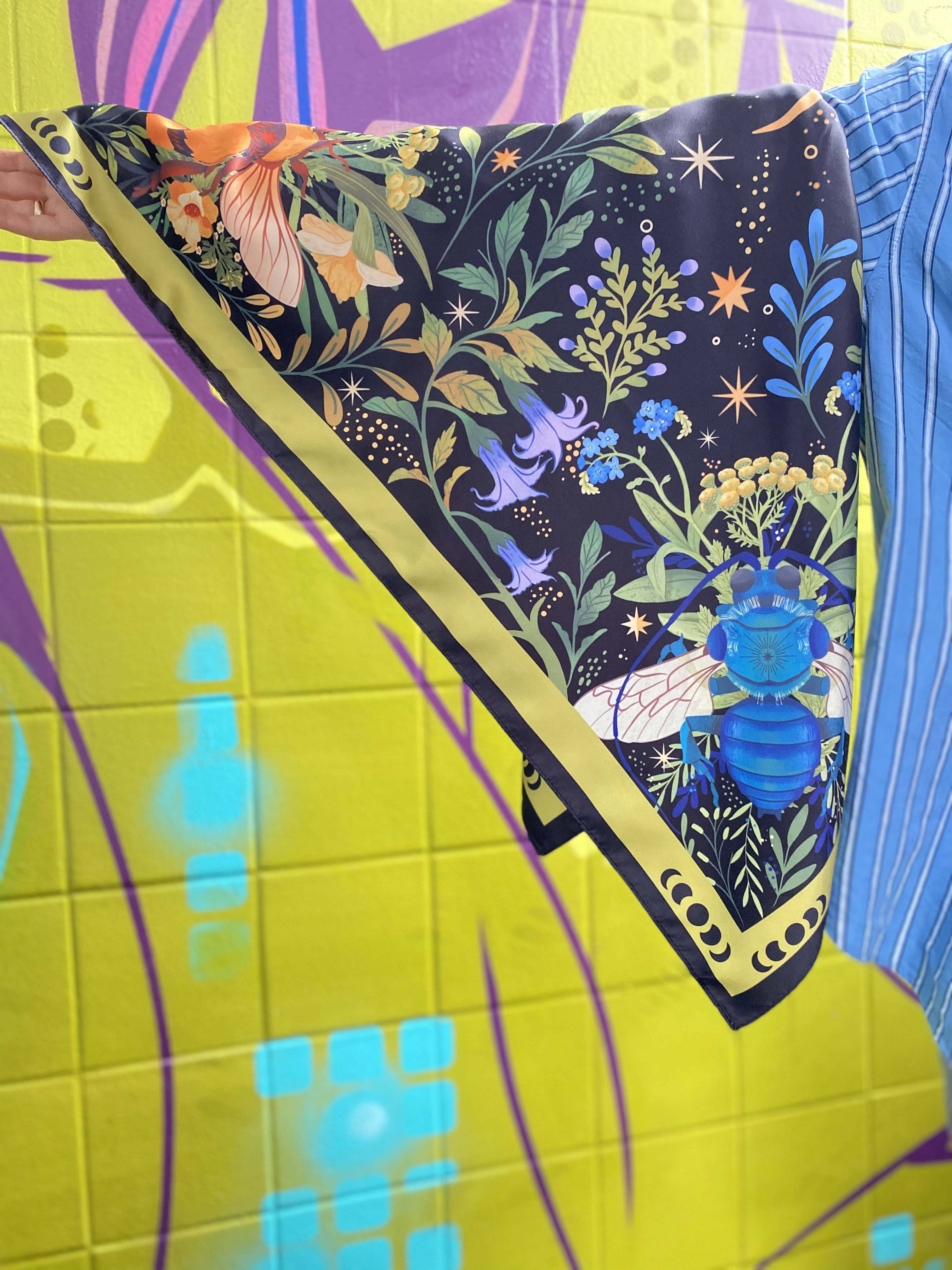 Split Moon Studios – Engroshandel Tørklæde - Dame – Tørklæde med bi-koloni mønster4