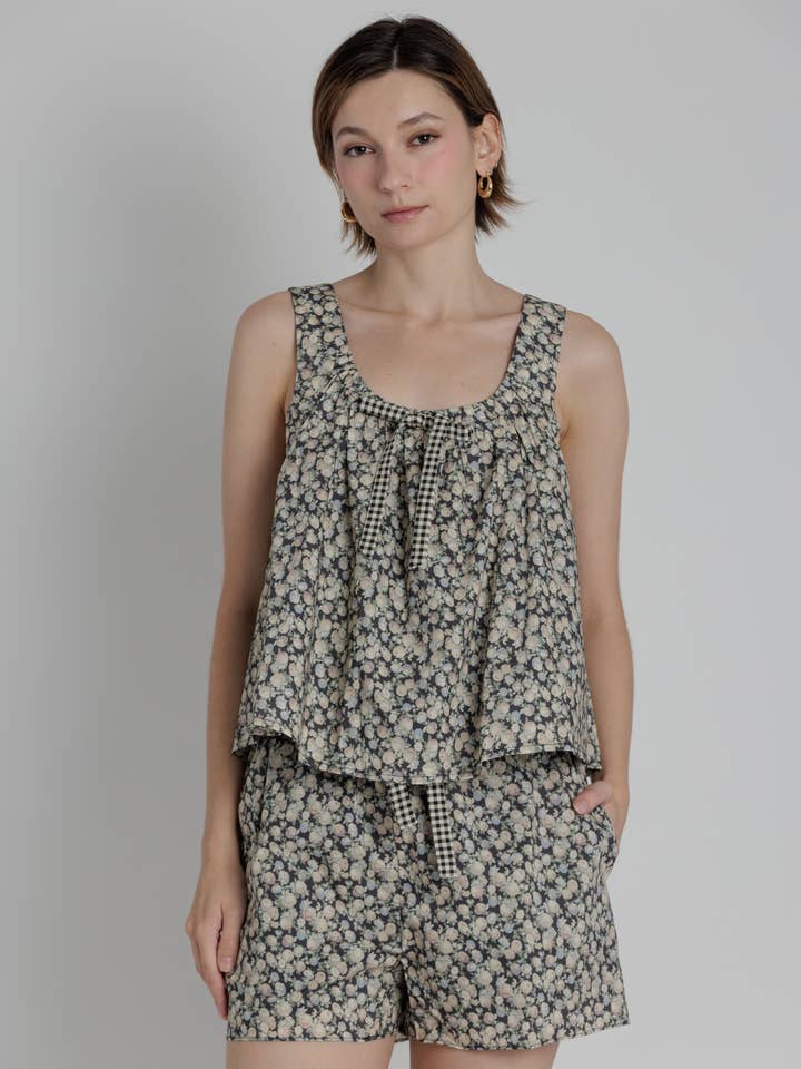 AT2332 - FLORALES OBERTEIL MIT KONTRASTBÄNDERN für den Großhandel von Aureum