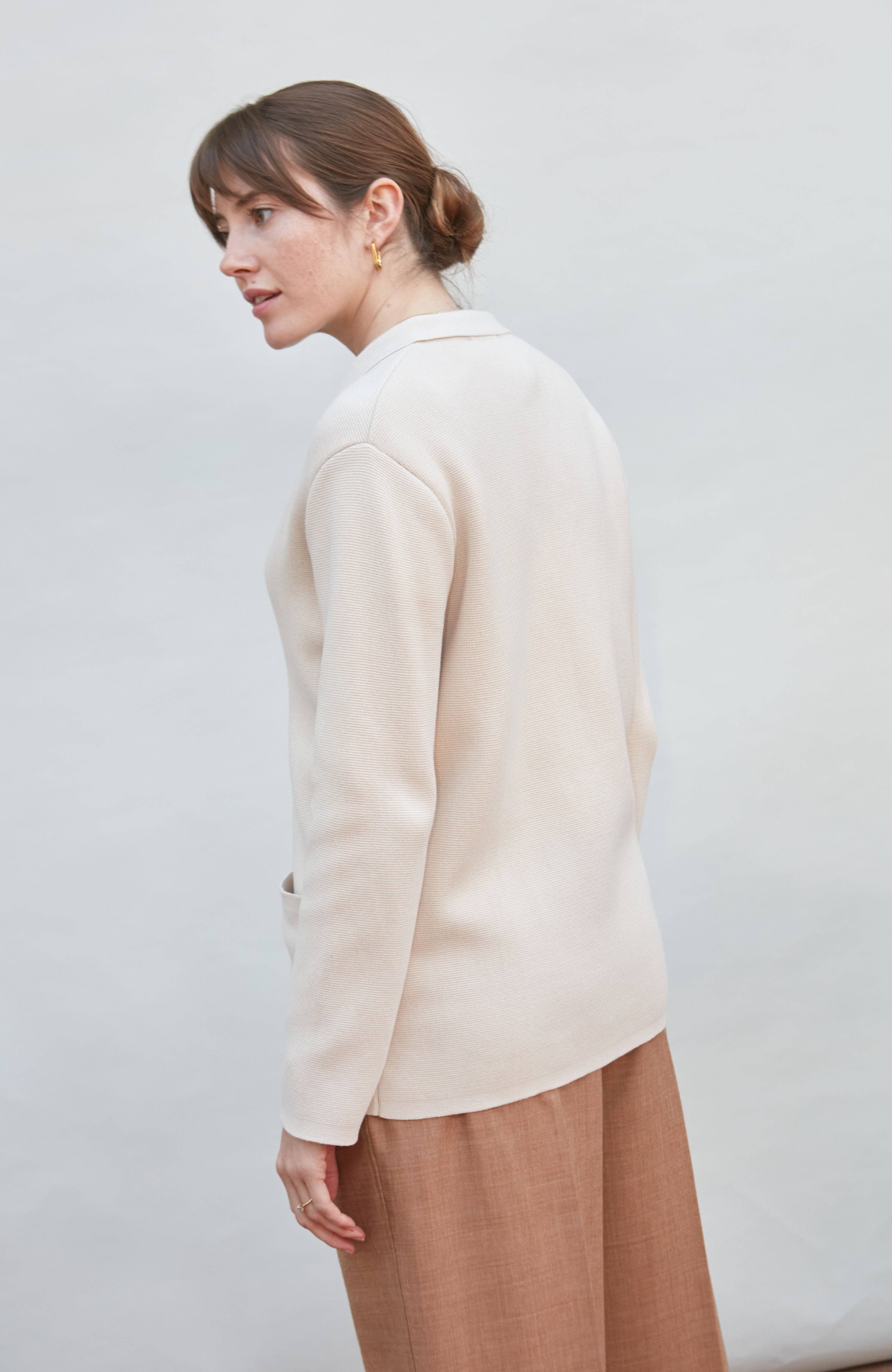 Paul James Knitwear – wholesale Blazer - Dam – Stickad kavaj i medelvikt bomull avslappnad passform för kvinnor5