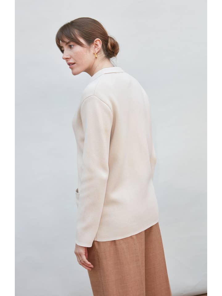 Paul James Knitwear – wholesale Blazer - Dam – Stickad kavaj i medelvikt bomull avslappnad passform för kvinnor5