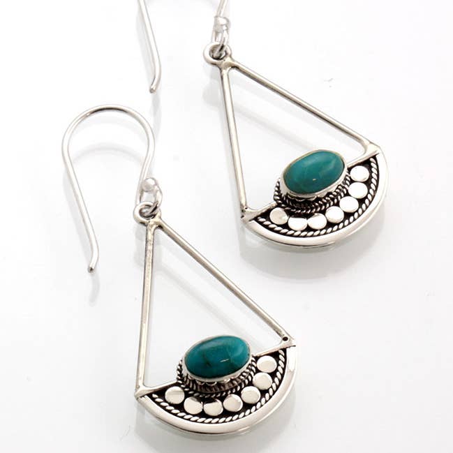 Orecchino in Argento con Dettaglio in Filigrana per la vendita all'ingrosso da parte di El Expreso de Oriente