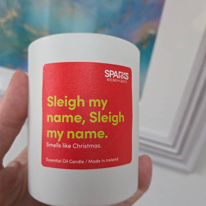 Sleight my Name, Sleigh my Name - Ça sent Noël pour la vente par Wizard & Grace Wellbeing