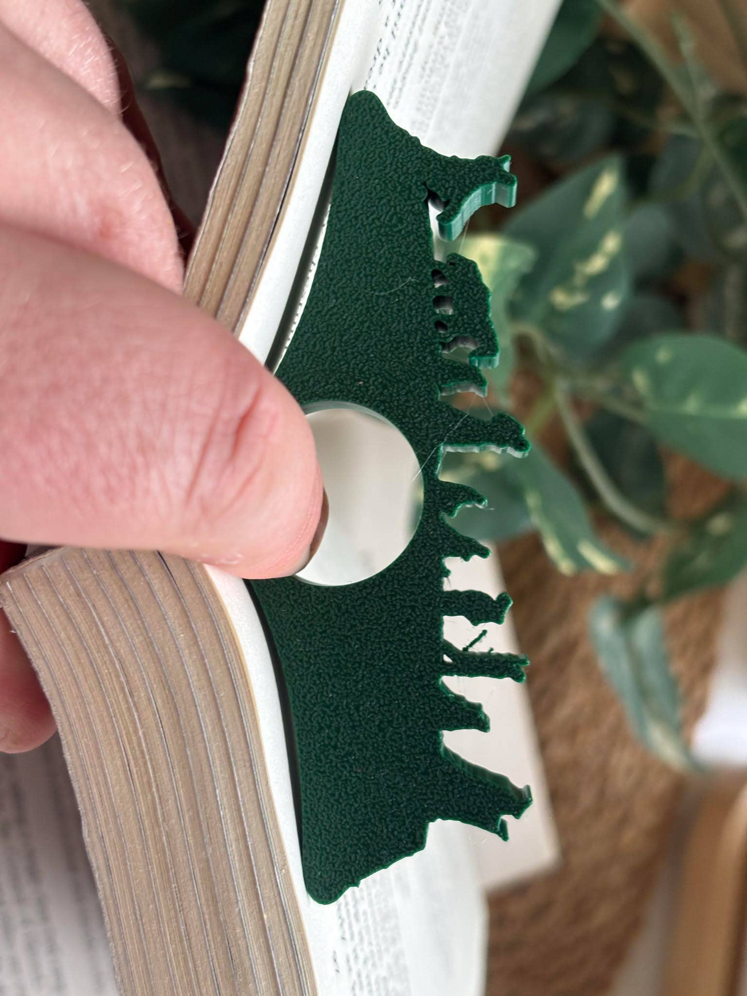 Nordic Book Adventure - Wholesale Book Holder - Thumb Page Holder  - LotR Fellowhip of the Ring1